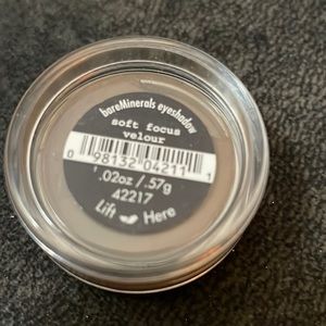 BareMinerals Soft Focus Velour eyeshadow. NWT unopened